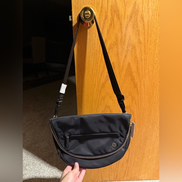 Lululemon Athletica Black Crossbody Bag - Picture 1 of 5